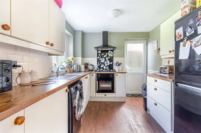 Photo 3 — Maisemore Close, Church Hill North, Worcestershire, B98 9LP