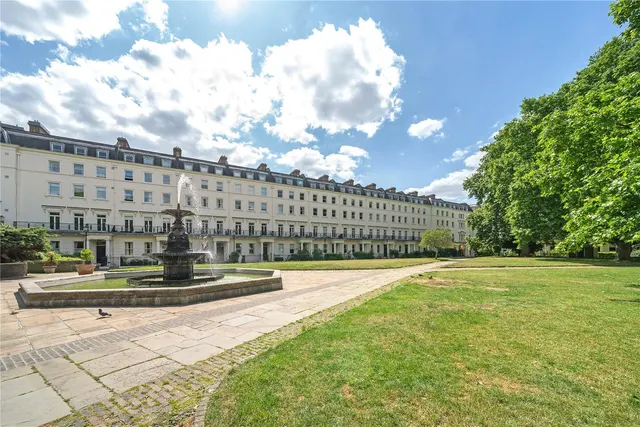 Photo 2 — Ashgrove House, 28 Lindsay Square, Pimlico, London, SW1V