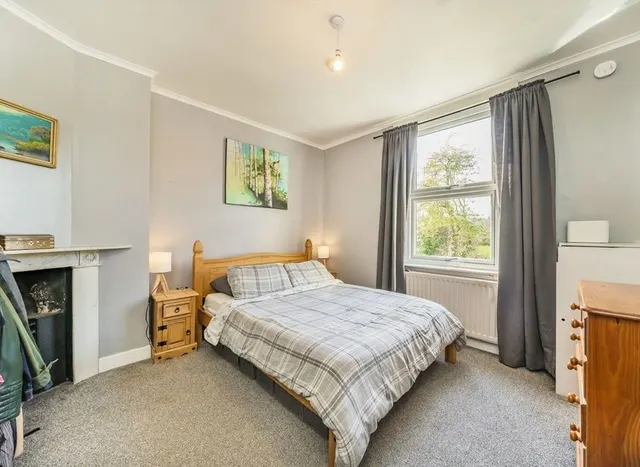 The Avenue, Lower Sunbury, TW16, photo 3