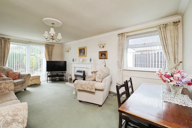 Photo 2 — Field House Close, Wollaton, Nottingham, NG8
