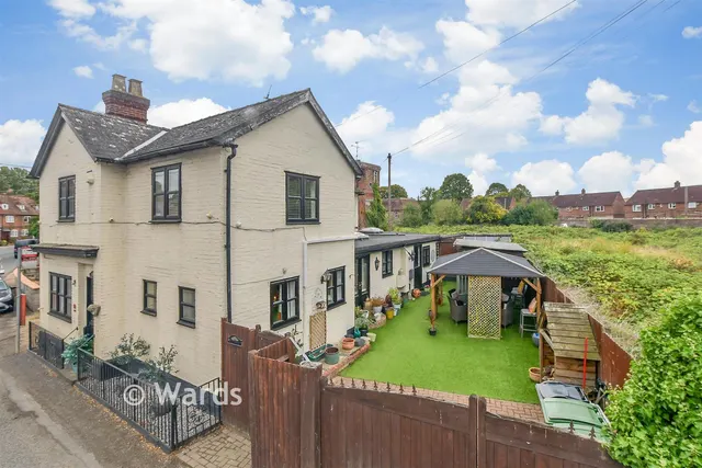 Lees Road, Yalding, ME18, photo 1