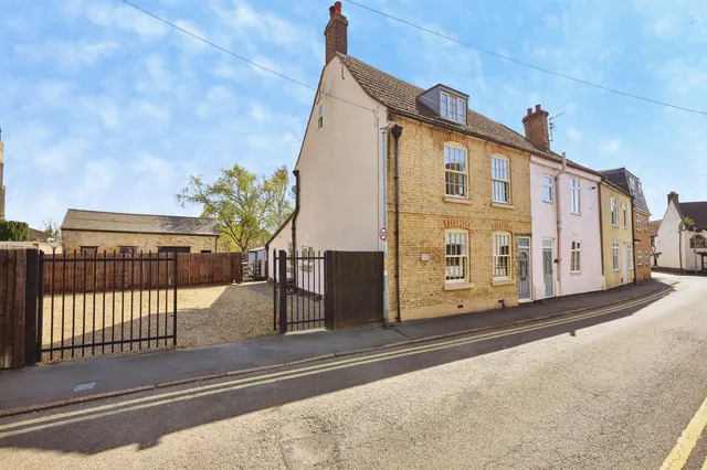 St. Marys Street, Whittlesey, PE7, photo 1