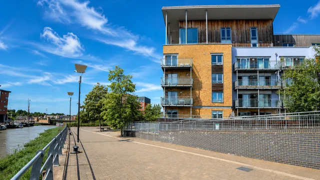 Quayside Drive, Essex, Colchester, CO2 8GQ, photo 1