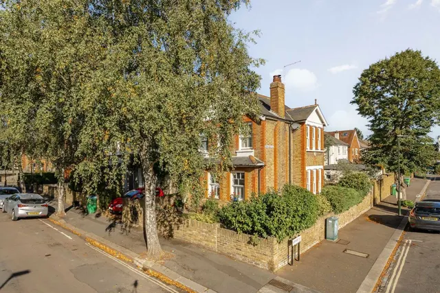 Princes Road, TW11, photo 1