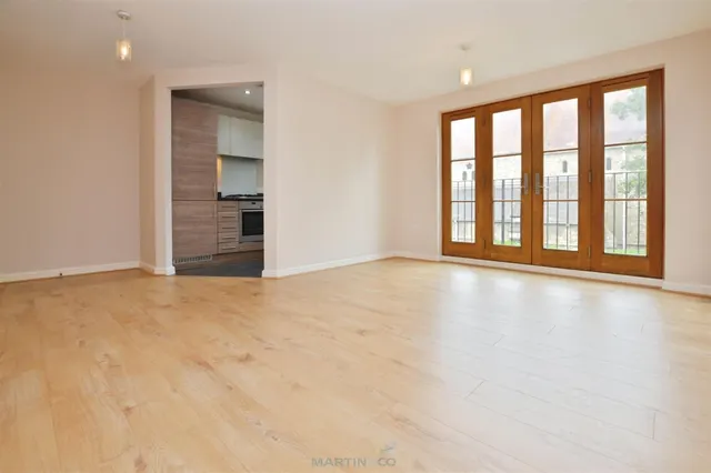 Coopers Road, DA11, photo 1