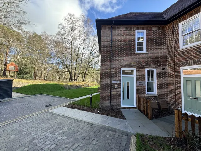 Brunswick Road, Deepcut, Camberley, Surrey, GU16 6UP, photo 1