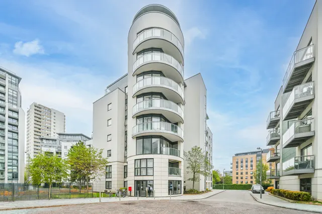 3 Masson House, Pump House Crescent, Brentford, photo 1