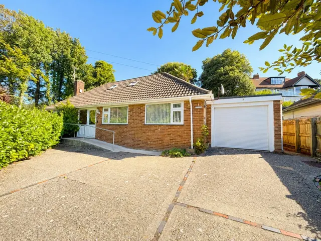 Cannongate Avenue, Hythe, photo 1