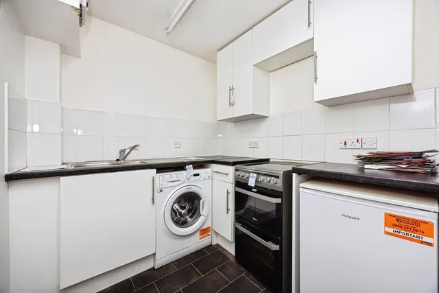 Josephs Road, Guildford, GU1, photo 2