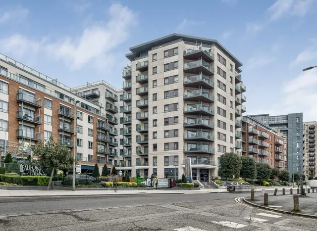 2 bedroom flat — Aerodrome Road, Colindale, NW9