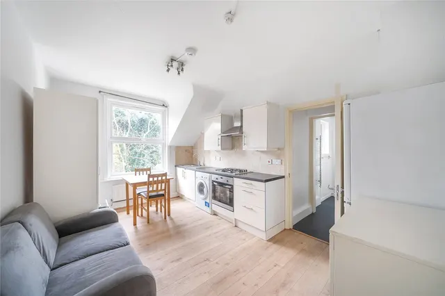 Aldrington Road, London, SW16, photo 1