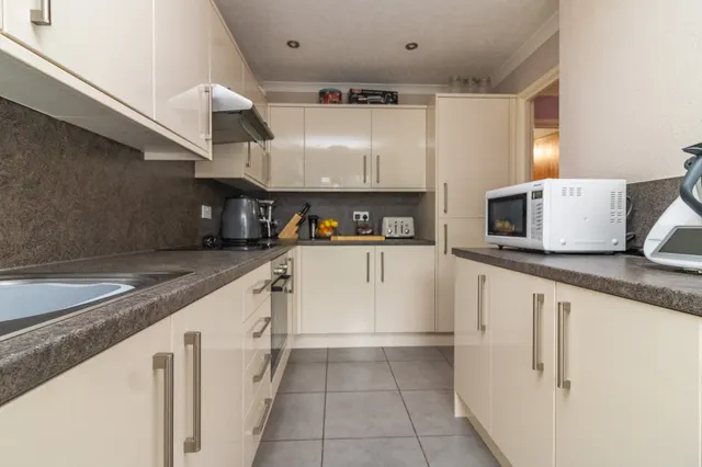 Photo 3 — Fern Close, Thurnby, Leicester, Leicester, LE7 9QJ