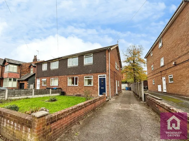 Victoria Crescent, Ellesmere Park, M30, photo 1