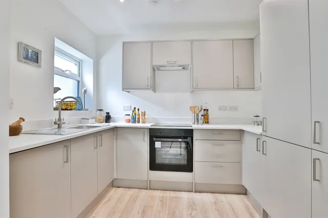 Tower Road, Bournemouth, photo 1