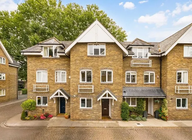 Thames Close, Hampton, TW12, photo 1