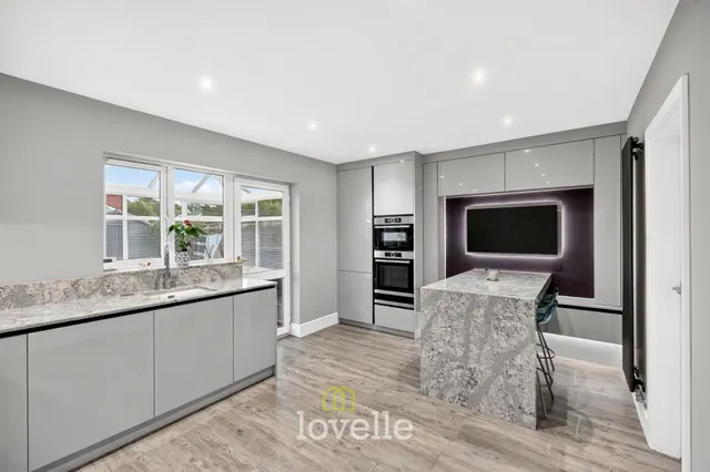 Tintagel Way, New Waltham, DN36, photo 3