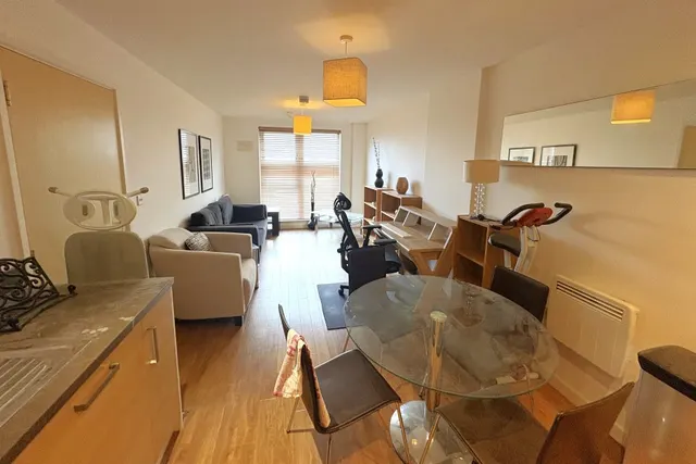Nankeville Court, Woking, GU22, photo 3