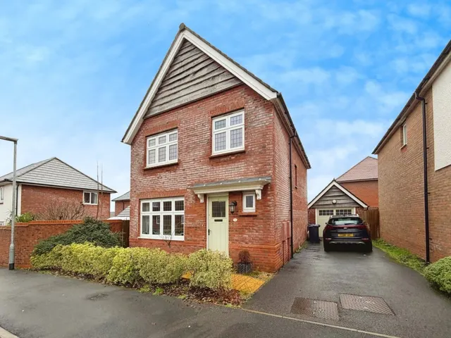 Osprey Road, Warminster, photo 1