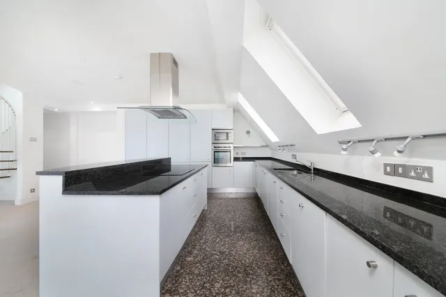 Coral Row, London, SW11, photo 3
