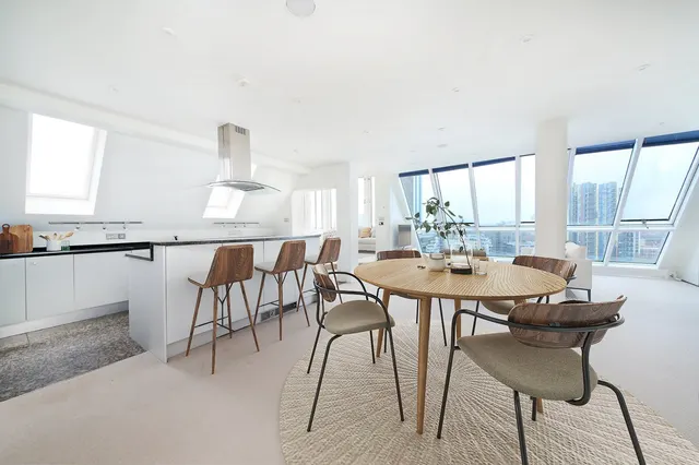 Coral Row, London, SW11, photo 2