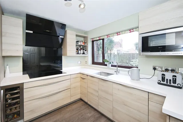 Photo 2 — Weddington Road, NUNEATON, Warwickshire, CV10