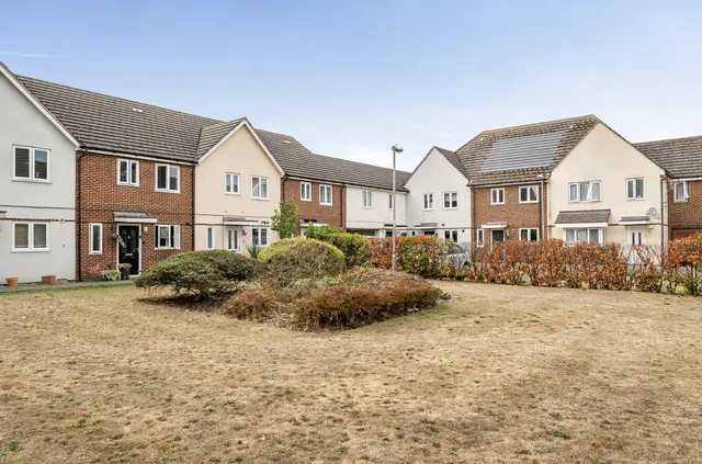 Chandlers Close, West Molesey, KT8, photo 1