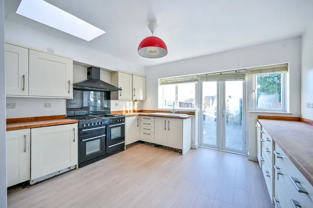 Photo 2 — 5 Broome Road, Hampton
