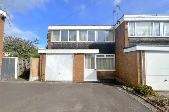 Redhill Close, Oldswinford, Stourbridge, photo 1