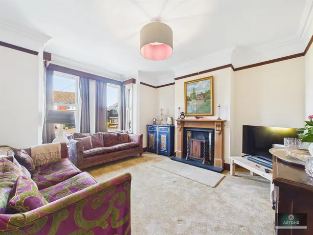 Malthouse Road, Southgate, photo 2