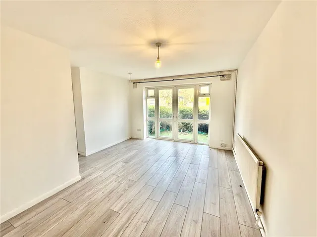 Photo 2 — Parry Road, London, SE25