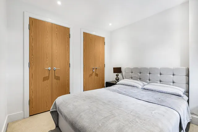 Ravenscourt, London, W6, photo 1