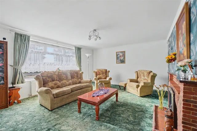 Helen Close, Beeston, NG9, photo 2