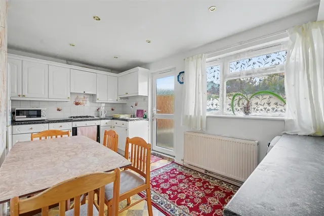 Helen Close, Beeston, NG9, photo 3