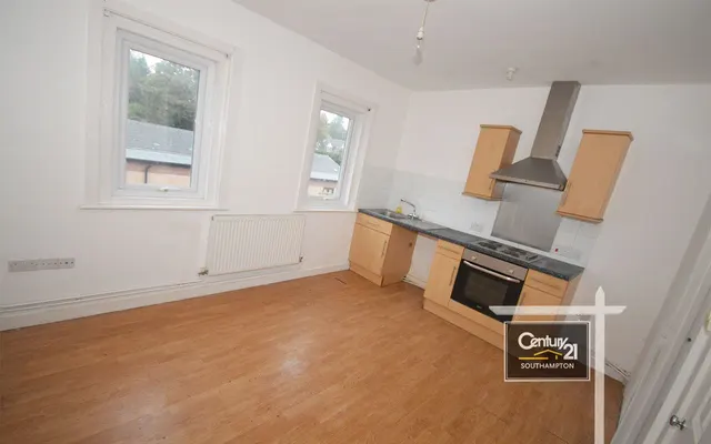 Portswood Road, Southampton, SO17, photo 1