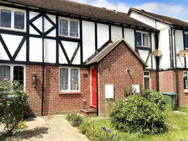 Keelson Way, Littlehampton, photo 1
