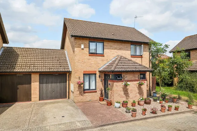 Rochester Court, Shenley Church End, MK5, photo 1