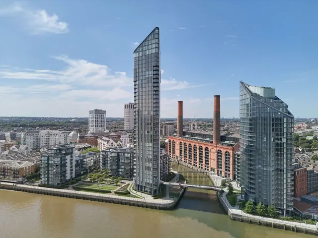 Waterfront Drive, London, SW10, photo 1