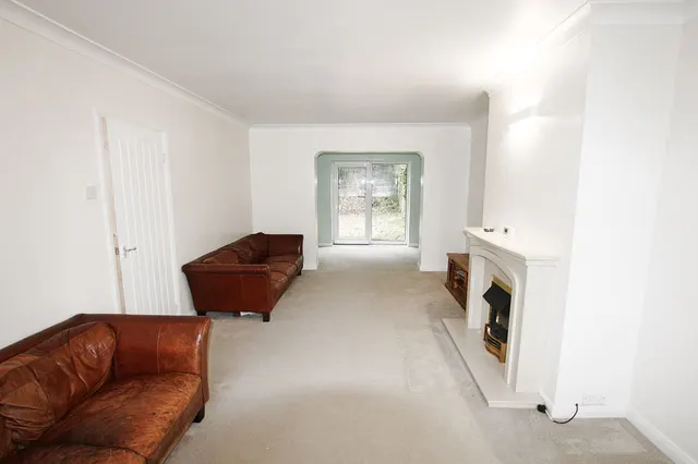 Photo 3 — Baron Close, Woolston, Warrington, Warrington, WA1 4EU