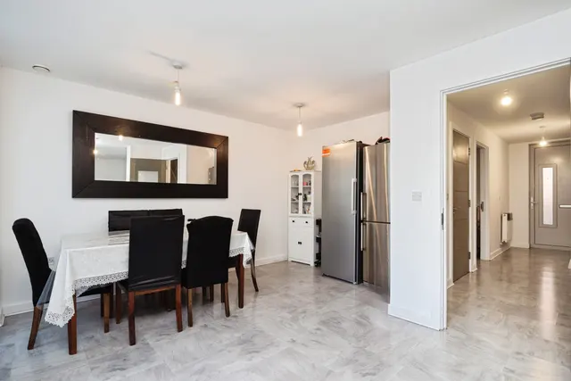 Blackwall Way, London, E14, photo 3