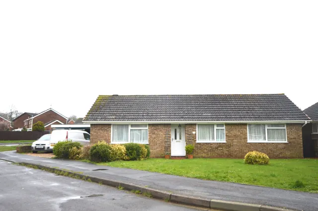 Meadow Avenue, FORDINGBRIDGE, photo 1