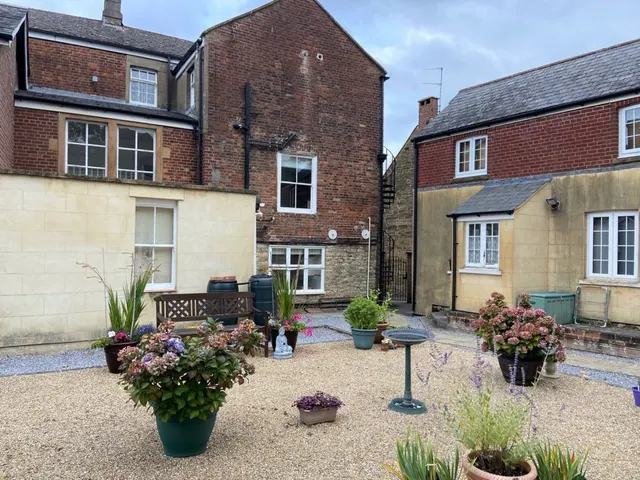 Hendford, Yeovil, BA20, photo 1