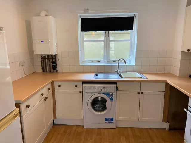 Hendford, Yeovil, BA20, photo 3