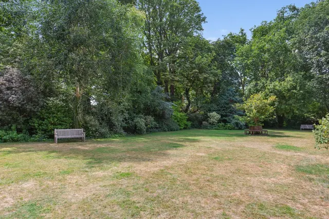 Airlie Gardens, London, W8, photo 1