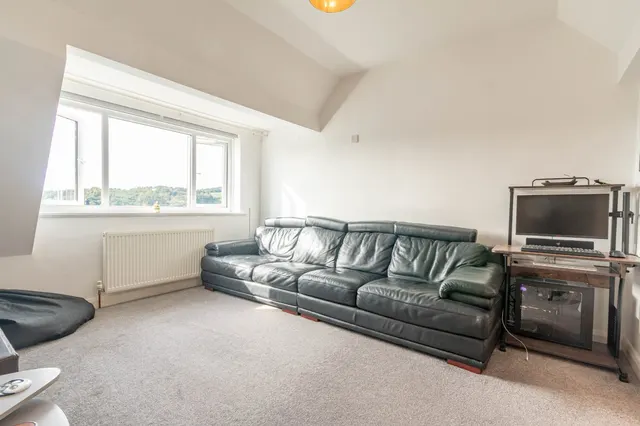 Priestthorpe Lane, Bingley, BD16, photo 3