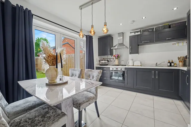 Abbots Drive, Oadby, LE2, photo 1