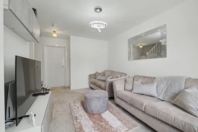 Photo 2 — Abbots Drive, Oadby, LE2