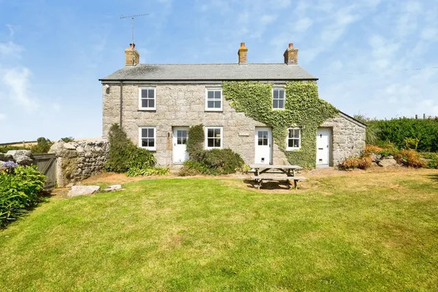 Porthgwarra, St. Levan, TR19, photo 1