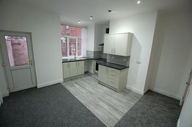Cranbourne Road, Ashton-under-Lyne, OL7, photo 3