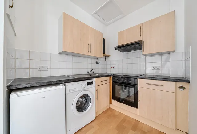 Photo 2 — Upper Grosvenor Road, Tunbridge Wells, TN1 2DU