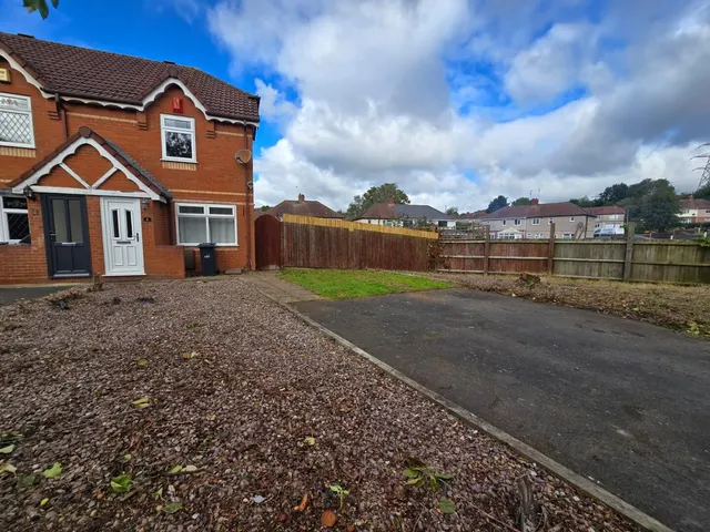 Hodnet Drive, Pensnett, Stourbridge, photo 1